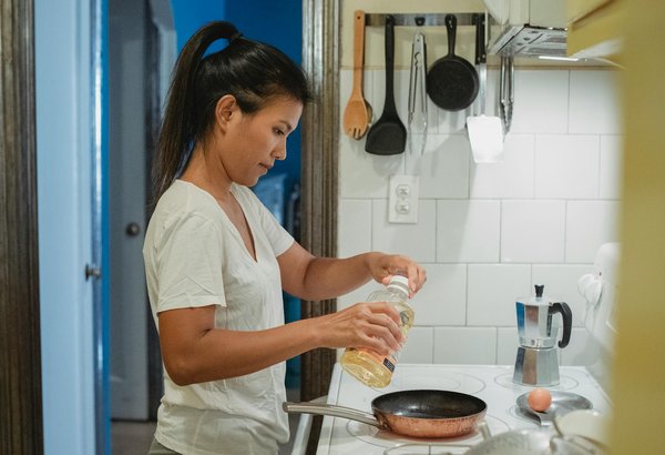 Hoe kun je ruimte besparen in een compacte keuken?